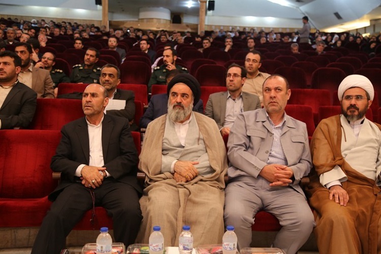 گزارش تصویری همایش طرح میثاق خرید کالای ایرانی در کردستان گزارش تصویری همایش طرح میثاق خرید کالای ایرانی در کردستان