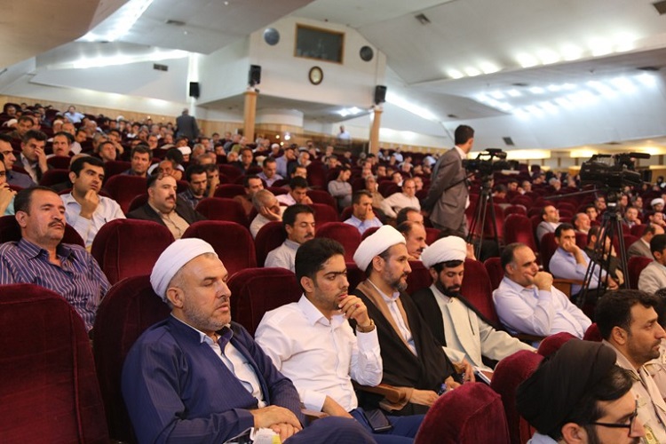 گزارش تصویری همایش طرح میثاق خرید کالای ایرانی در کردستان گزارش تصویری همایش طرح میثاق خرید کالای ایرانی در کردستان