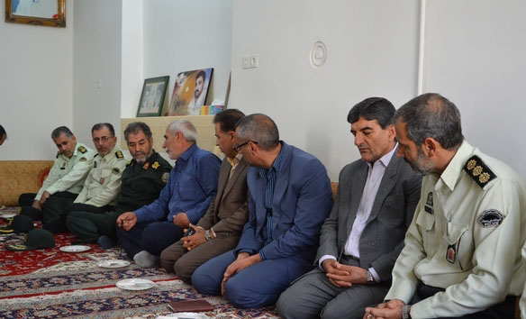 دیدار سردار غیاثی با خانواده چند تن از شهدای لرستان + عکس