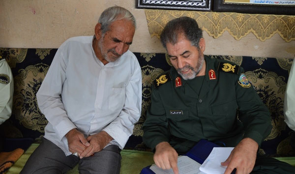 دیدار سردار غیاثی با خانواده چند تن از شهدای لرستان + عکس