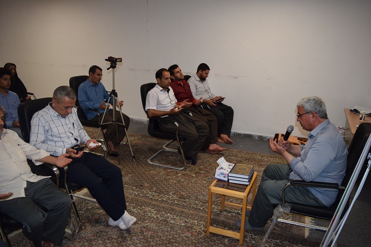 گزارش تصویری برگزاری محفل انس با قرآن ویژه مدیران موسسات قرآنی در مریوان گزارش تصویری برگزاری محفل انس با قرآن ویژه مدیران موسسات قرآنی در مریوان
