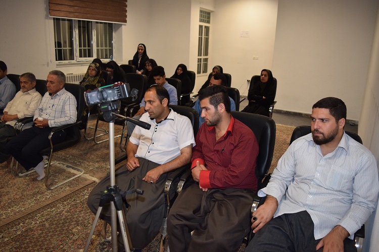 گزارش تصویری برگزاری محفل انس با قرآن ویژه مدیران موسسات قرآنی در مریوان گزارش تصویری برگزاری محفل انس با قرآن ویژه مدیران موسسات قرآنی در مریوان