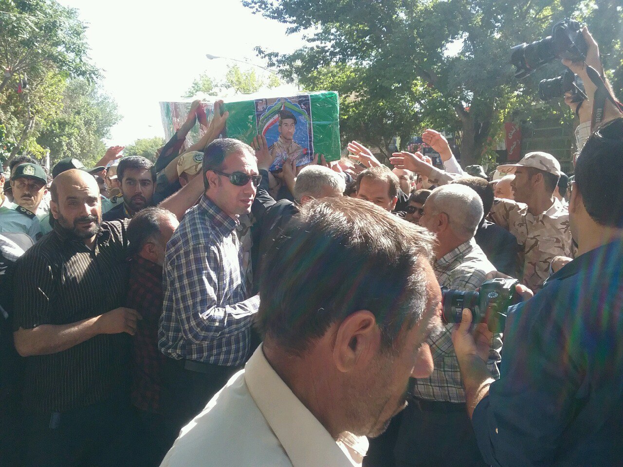 پیکرشهید &laquo;علی دوست&zwnj;زاده&raquo; مرزبان بجنوردی تشییع شد