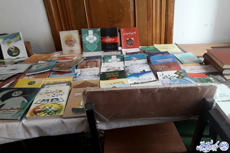 برپایی نمایشگاه کتاب در مؤسسه قرآنی اباصالح(عج) شهر کرمانشاه