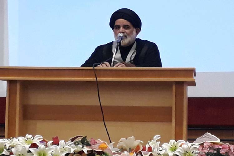 طلبگی نیازمند داشتن اخلاص و استقامت است طلبگی نیازمند داشتن اخلاص و استقامت است