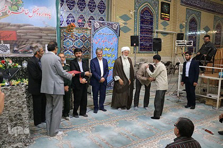 برگزاری شب خاطره دفاع مقدس یادواره شهیدان باقری در ازنا