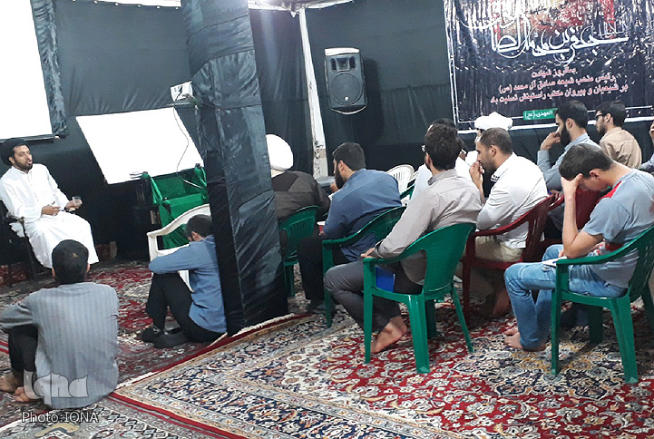 برگزاری دوره آموزشی &laquo;مبانی عقلانی ولایت فقیه&raquo; در خرم&zwnj;آباد + عکس