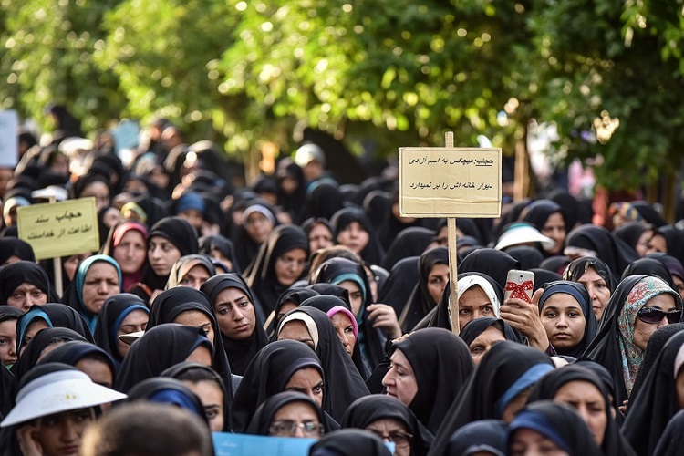 «چهل ستون» قزوین میزبان گردهمایی بزرگ بانوان و خانواده ها «چهل ستون» قزوین میزبان گردهمایی بزرگ بانوان و خانواده ها