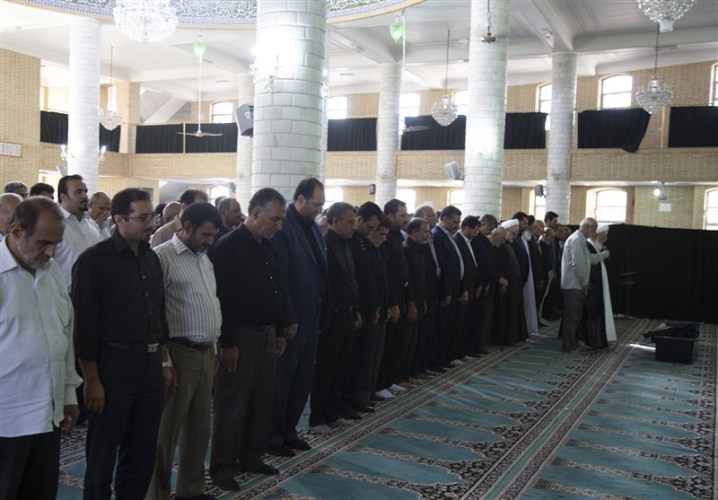 پیکر همسر حاج شیخ غلامرضا فقیه خراسانی در یزد تشییع شد پیکر همسر حاج شیخ غلامرضا فقیه خراسانی در یزد تشییع شد