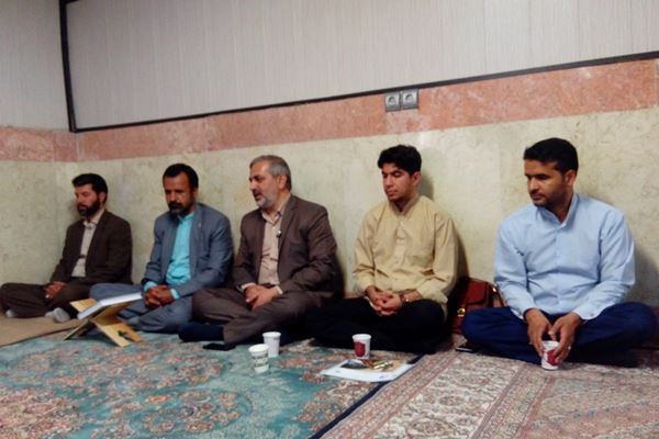 پنجشنبه//مربی قرآنی که به همراه دانش&zwnj;آموزانش در صف اول جبهه حاضر شد