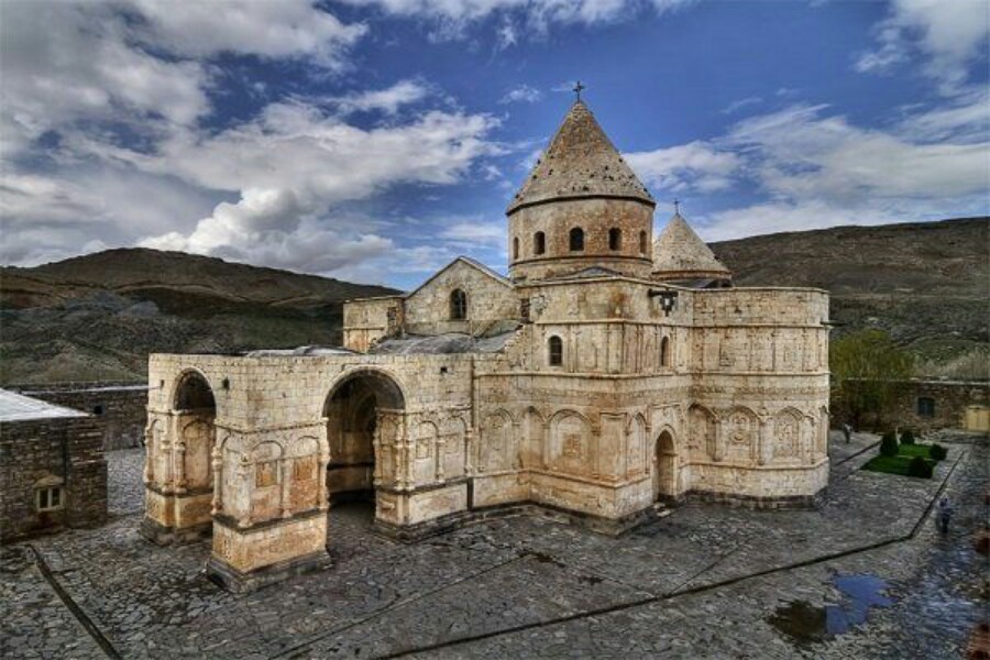 آغاز مراسم سالیانه مذهبی قره کلیسا با حضور ارامنه در شهرستان چالدران