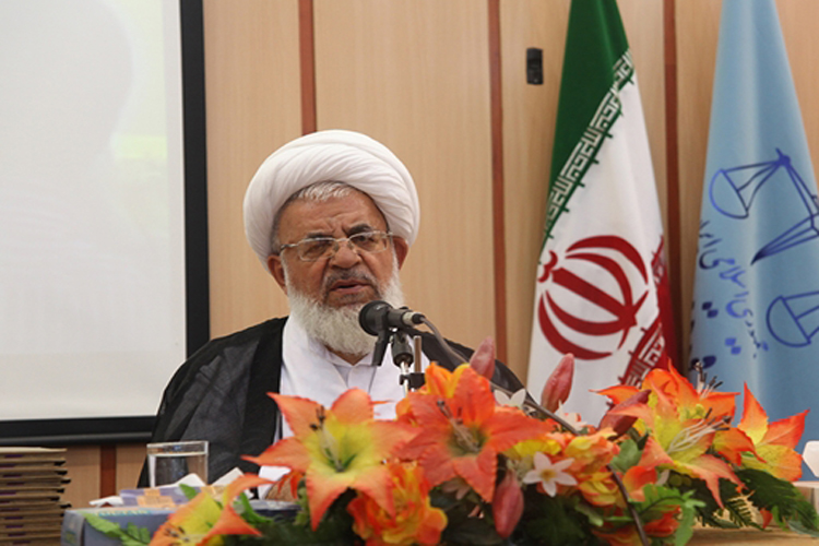 آرمانهای انقلاب اسلامی برای همگان تبیین شود آرمانهای انقلاب اسلامی برای همگان تبیین شود