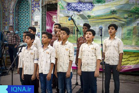 اجرای گروه سرود حضرت رضا(ع) در آستان امامزاده سیدمظفر(ع)