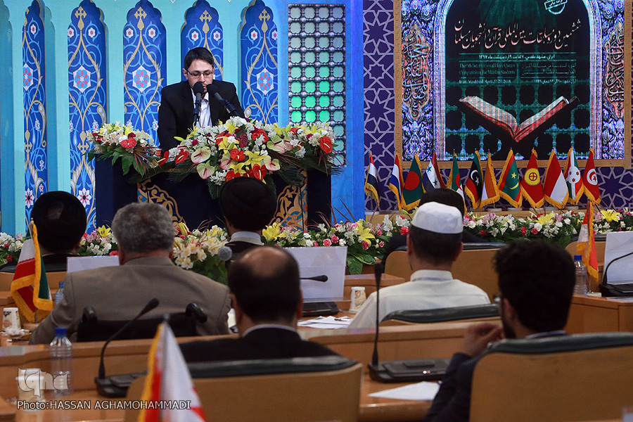 ادامه مرحله نهایی مسابقات بین‌المللی قرآن دانشجویان / رقابت فشرده در فینال