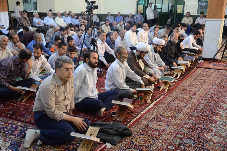برگزاری اختتامیه دومین طرح بزرگ با قرآن در رمضان برگزاری اختتامیه دومین طرح بزرگ با قرآن در رمضان