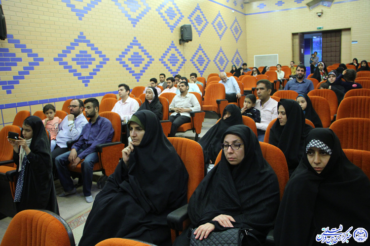 گزارش تصویری افتتاحیه مرحله استانی مسابقات قرآن در یزد گزارش تصویری افتتاحیه مرحله استانی مسابقات قرآن در یزد