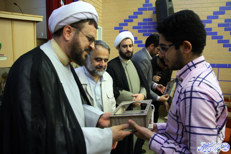 گزارش تصویری تجلیل از برگزیدگان مسابقات قرآن کریم در یزد