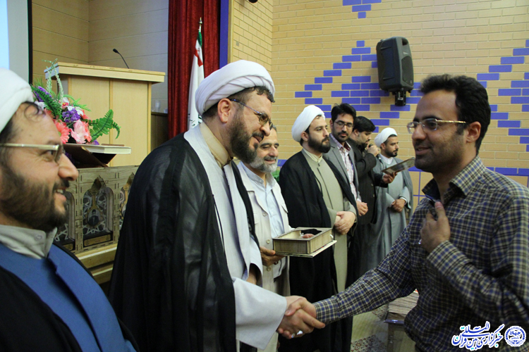 گزارش تصویری تجلیل از برگزیدگان مسابقات قرآن کریم در یزد