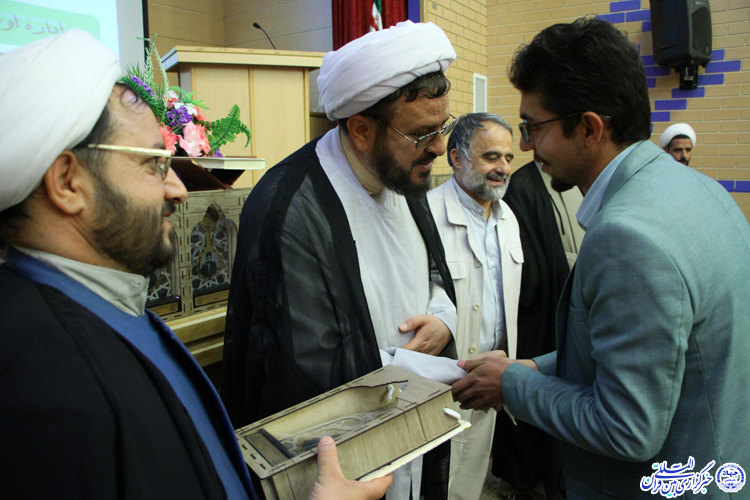 گزارش تصویری تجلیل از برگزیدگان مسابقات قرآن کریم در یزد