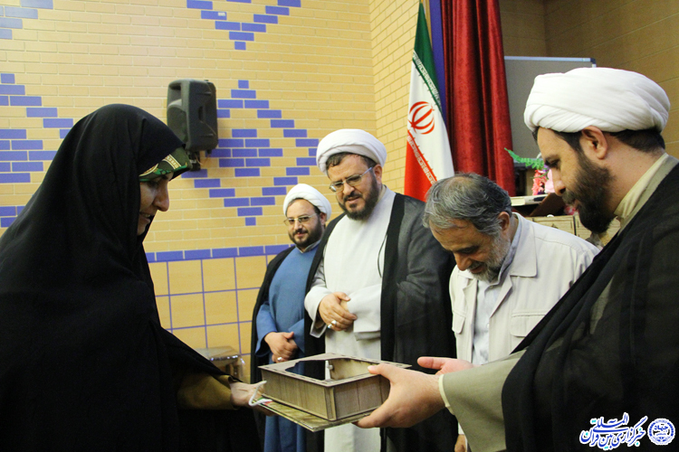 گزارش تصویری تجلیل از برگزیدگان مسابقات قرآن کریم در یزد