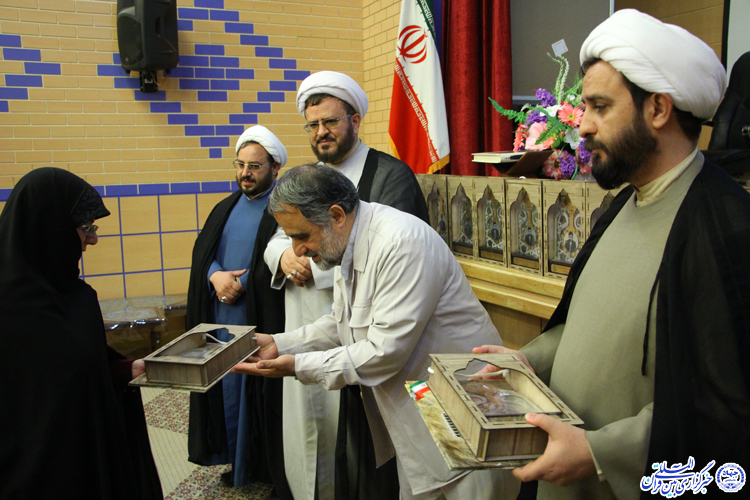گزارش تصویری تجلیل از برگزیدگان مسابقات قرآن کریم در یزد