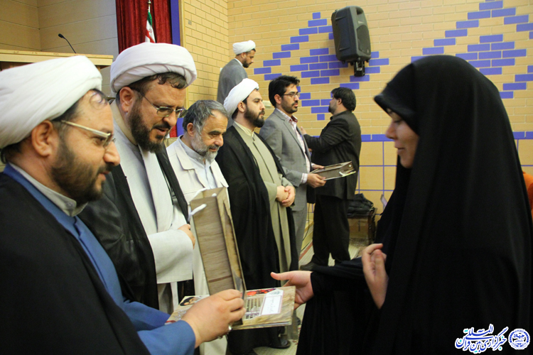 گزارش تصویری تجلیل از برگزیدگان مسابقات قرآن کریم در یزد