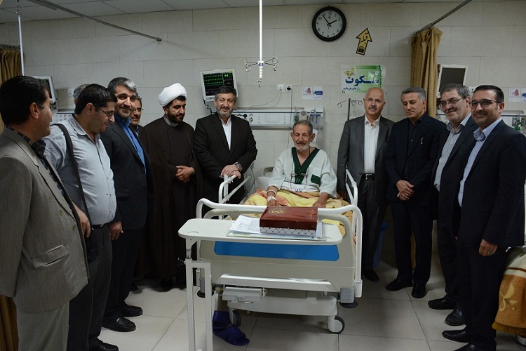 عیادت مدیران فرهنگی از پدر شعر آیینی فارس