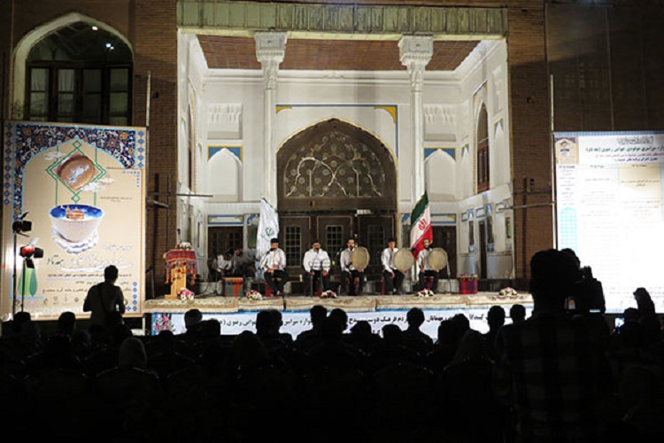 آغاز رقابت 14 گروه&zwnj; مولودخوانی و مولودخوانان در جشنواره هه&zwnj;تاو