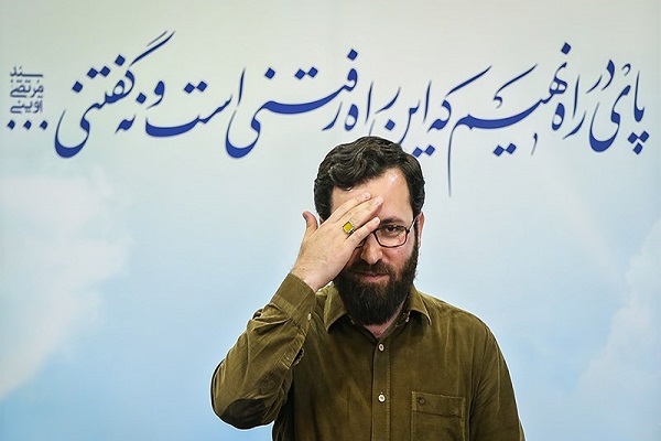 استعفای احسان محمدحسنی از بنیاد روایت فتح تایید شد