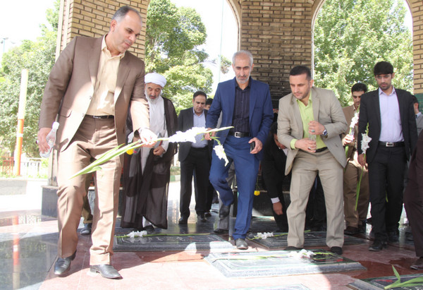 گزارش تصویری غبارروبی گلزار شهدای گمنام کوهدشت گزارش تصویری غبارروبی گلزار شهدای گمنام کوهدشت