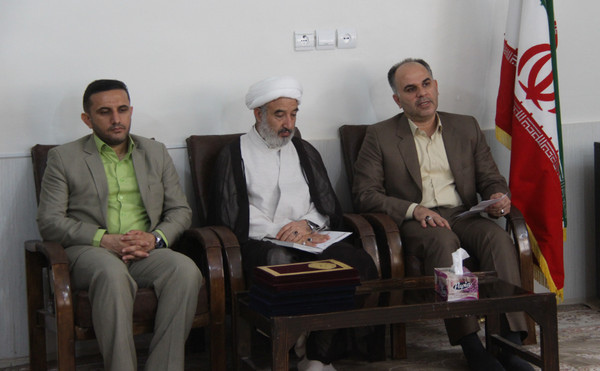 دیدار کارکنان دادگستری کوهدشت با امام جمعه شهرستان + عکس