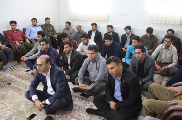 دیدار کارکنان دادگستری کوهدشت با امام جمعه شهرستان + عکس
