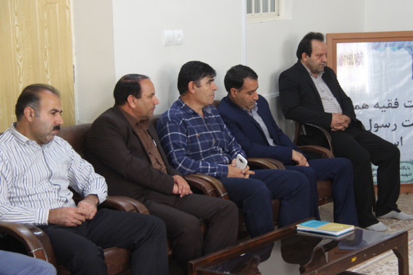 دیدار کارکنان دادگستری کوهدشت با امام جمعه شهرستان + عکس