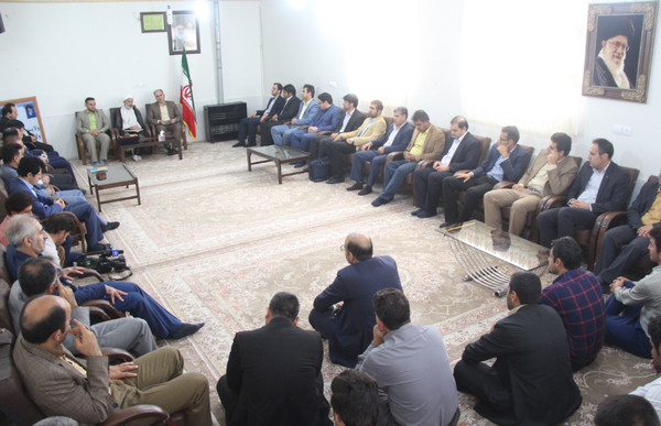 دیدار کارکنان دادگستری کوهدشت با امام جمعه شهرستان + عکس
