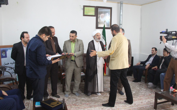 دیدار کارکنان دادگستری کوهدشت با امام جمعه شهرستان + عکس
