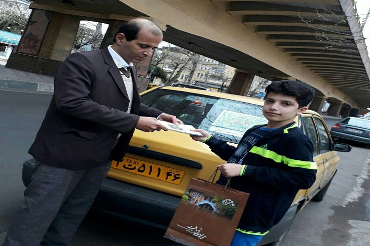 توقف تنها &laquo;تاکسی کتاب&raquo; کشور در ایستگاه اقساط!