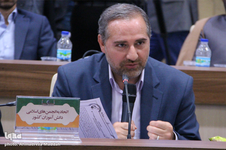 دانشآموزان و مربیان مستعد و متعهد خادم افتخاری حرم شاهچراغ(ع) میشوند دانشآموزان و مربیان مستعد و متعهد خادم افتخاری حرم شاهچراغ(ع) میشوند