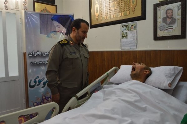 سردار کارگر به دیدار جانباز لرستانی رفت سردار کارگر به دیدار جانباز لرستانی رفت