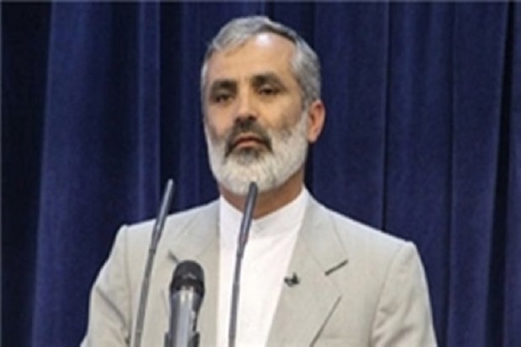 انقلاب را برای جوانانی که انقلاب رادرک نکرده&lrm;اند تبیین کنیم