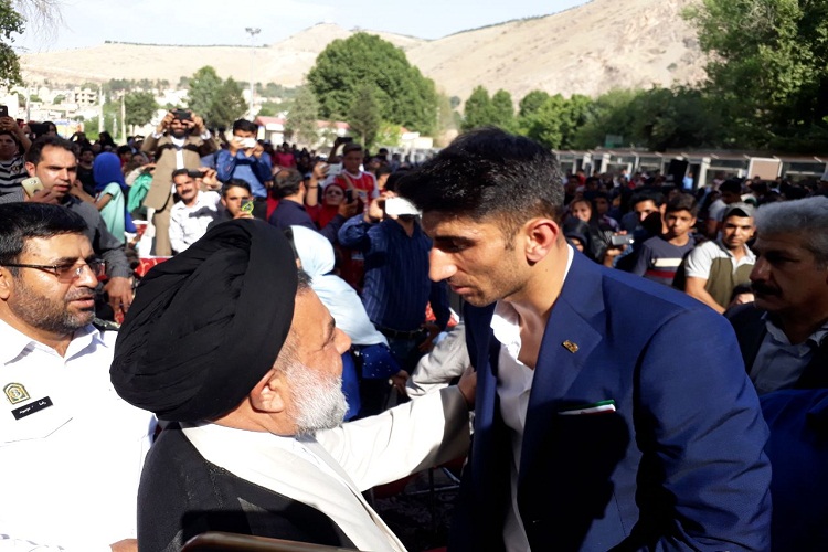 سفر کربلا؛ هدیه نماینده ولی&zwnj;فقیه در لرستان به علیرضا بیرانوند و وحید امیری