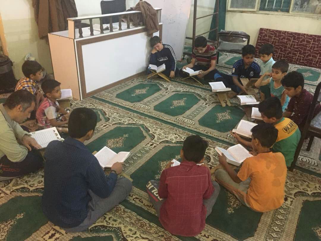 گزارش تصویری آموزش قرآن در مناطق محروم خرمآباد گزارش تصویری آموزش قرآن در مناطق محروم خرمآباد
