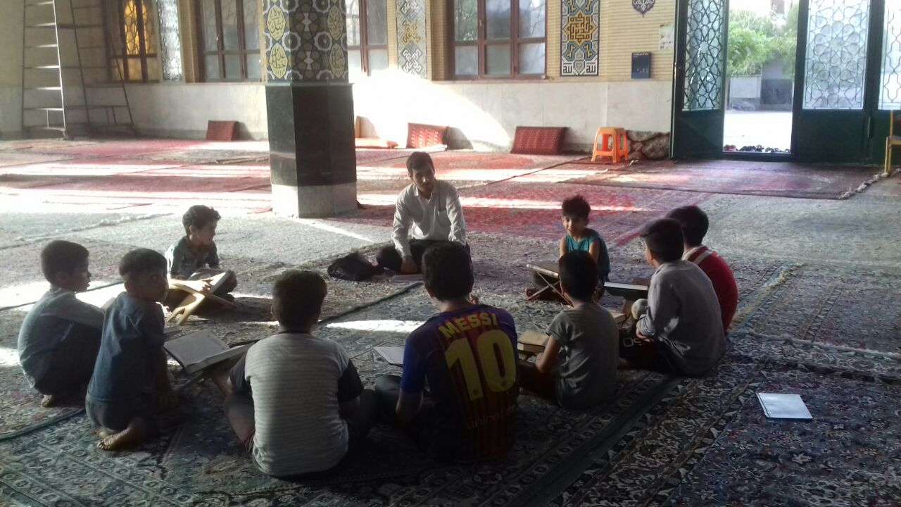 گزارش تصویری آموزش قرآن در مناطق محروم خرمآباد گزارش تصویری آموزش قرآن در مناطق محروم خرمآباد