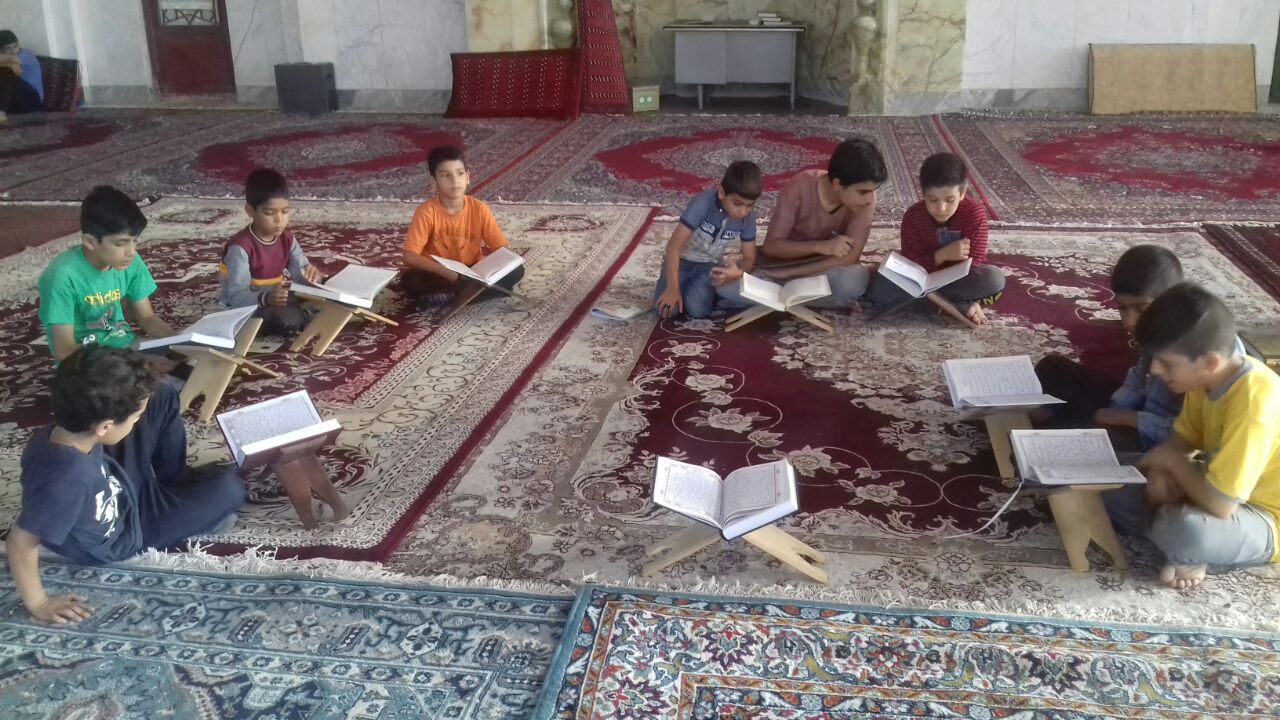 گزارش تصویری آموزش قرآن در مناطق محروم خرمآباد گزارش تصویری آموزش قرآن در مناطق محروم خرمآباد