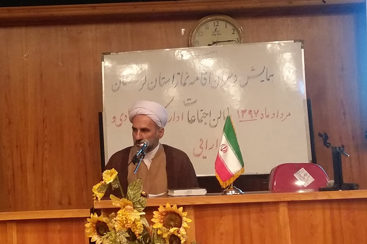مسئله نماز و توجه به آن در جامعه پُررنگ&zwnj;تر شود
