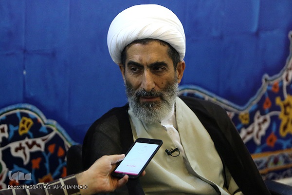 حجت الاسلام هادی صادقی ایمان مرز جغرافیایی نمیشناسد