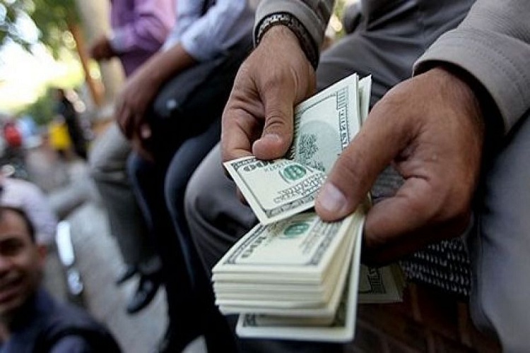 واسطه&zwnj;گری از تبعات اقتصاد نفتی است