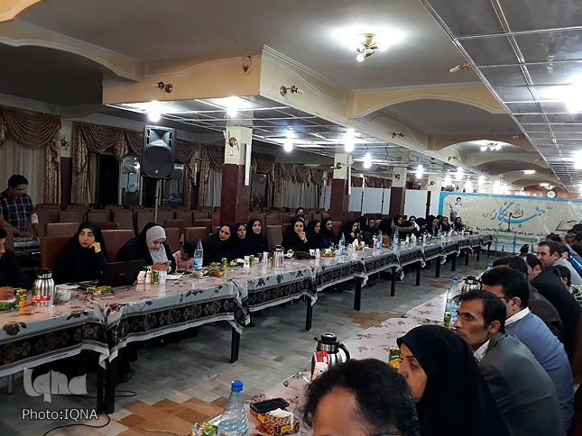 برگزاری آئین تجلیل از تلاشهای خبرنگاران در شهرداری خرمآباد برگزاری آئین تجلیل از تلاشهای خبرنگاران در شهرداری خرمآباد