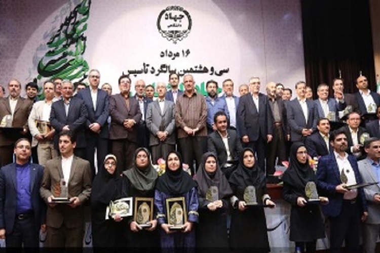 &laquo;معاون پشتیبانی واحد کردستان&raquo; به عنوان جهادگر نمونه کشور معرفی شد