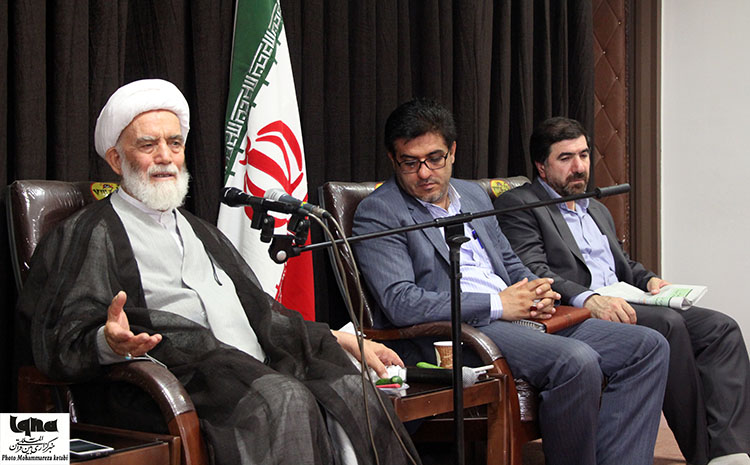 گزارش تصویری؛ دیدار اصحاب رسانه همدان با نماینده ولی فقیه در استان