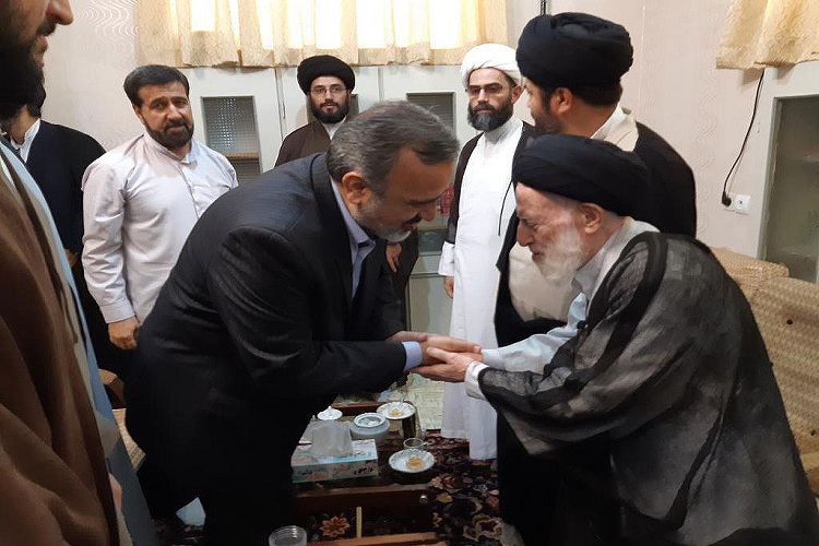 تلاش دشمنان ناکارآمد جلوه دادن نظام دینی برای اداره امور جامعه است